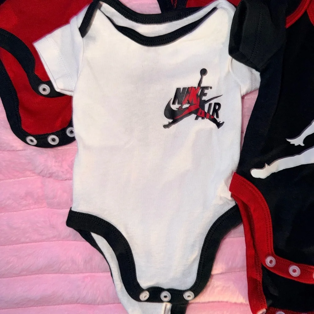 Nike Baby Bodysuits - Red, Black & White Sport Set - Picture 4 of 11